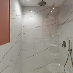 Petite *